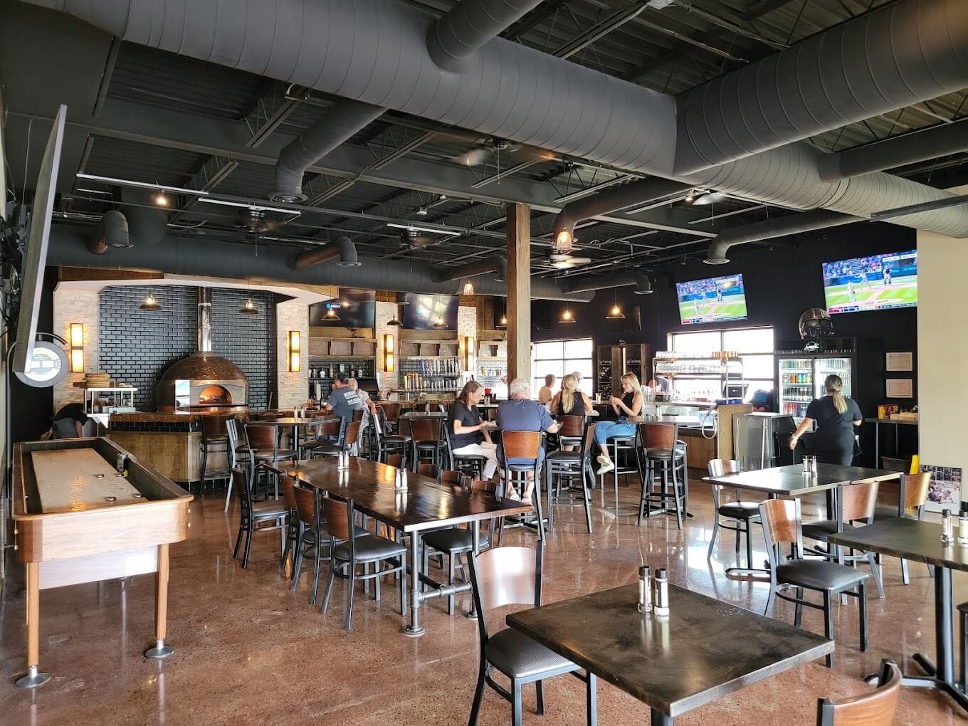 Atmosphere & Action: Top 10 Sports Bars for Entertainment